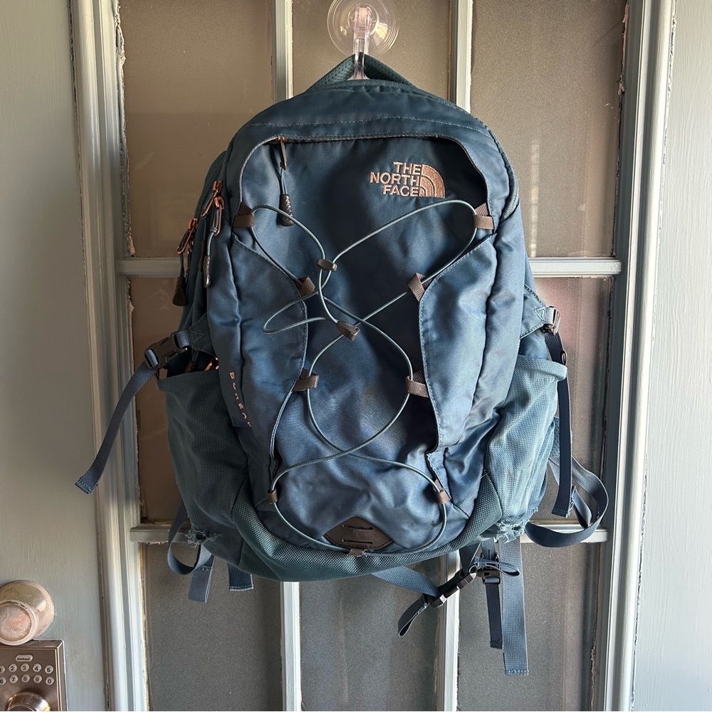 The North Face Borealis Women’s Laptop Backpack 27 Liter Teal Rose Gold NF0A3KV4